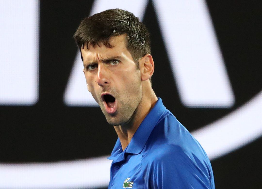 Djokovic celebra un punto ante Lucas Pouille.