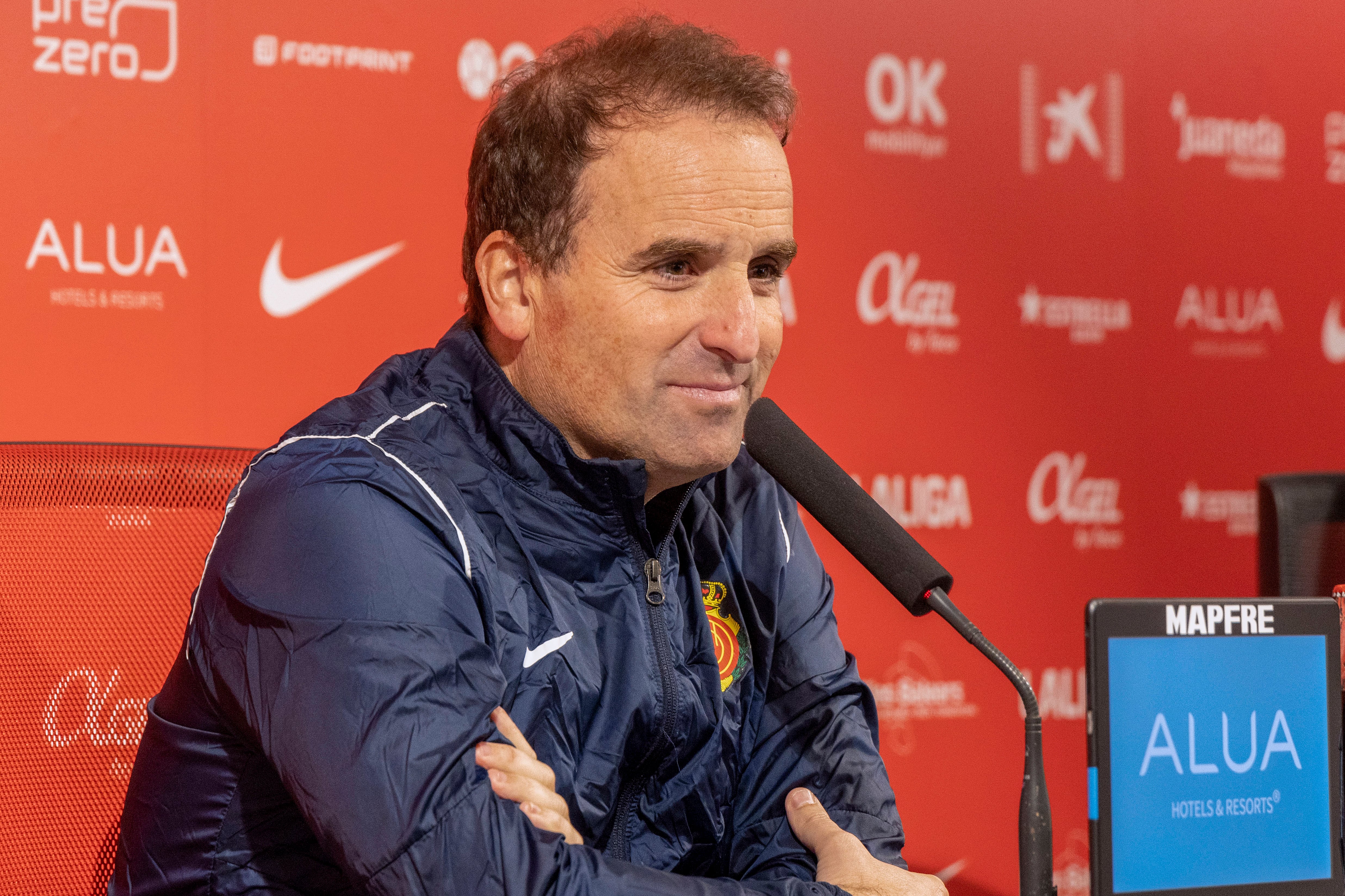 PALMA DE MALLORCA, 31/01/2025.- El entrenador del Mallorca, Jagoba Arrasate, ofrece una rueda de prensa este viernes en Palma de Mallorca en la víspera del partido de LaLiga contra el Atlético de Madrid. EFE/Cati Cladera
