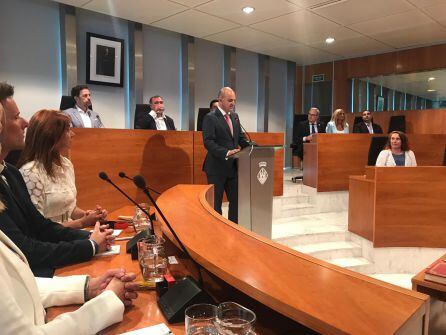 Vicent Marí durante su discurso en el pleno