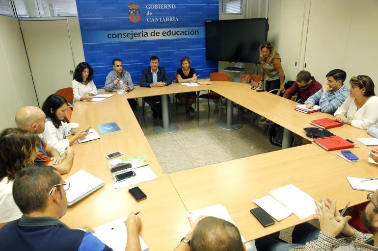 Reunión de la Junta de Personal Docente. 