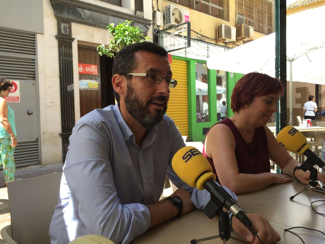 Juan Franco, alcalde de La Línea, interviene en nuestro programa de feria desde las calles de La Línea de la Concepción.