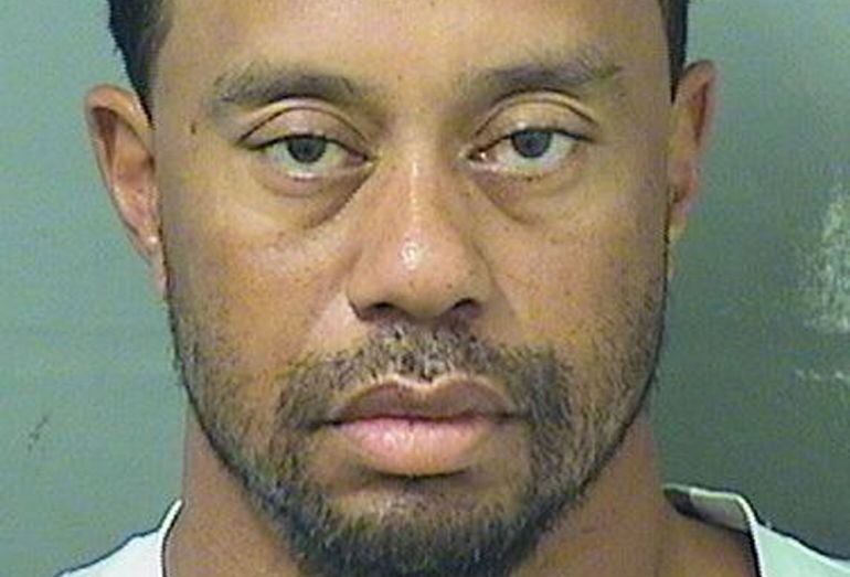 La imagen de Tiger Woods facilitada por la oficina del sheriff de Palm Beach (Florida)