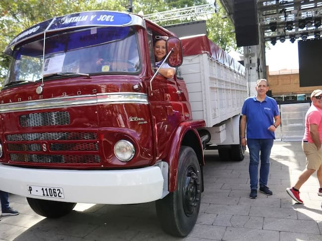 La alcaldesa en un camión