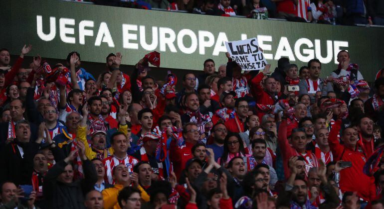 Aficionados del Atlético en el partido ante el Arsenal en el Wanda Metropolitano.