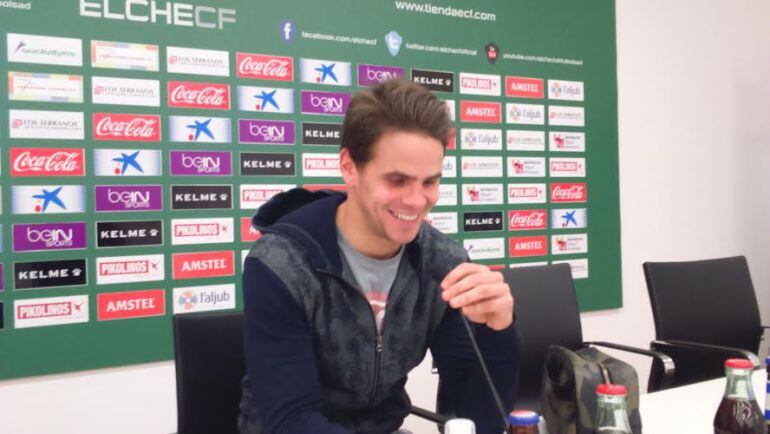 Hugo Álvarez en la Sala de Prensa del estadio Martínez Valero