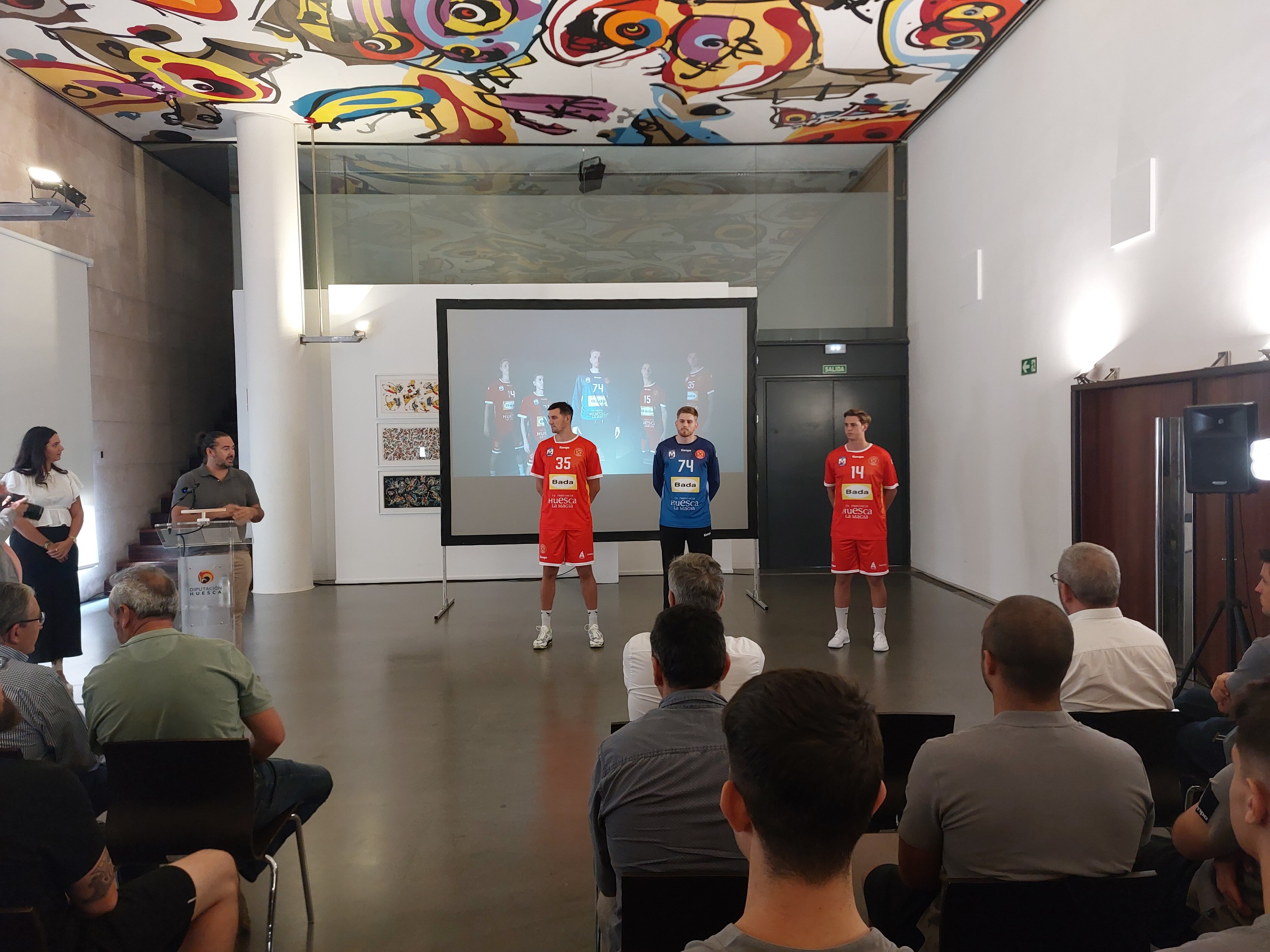 Presentación de la nueva camiseta del Bada Huesca