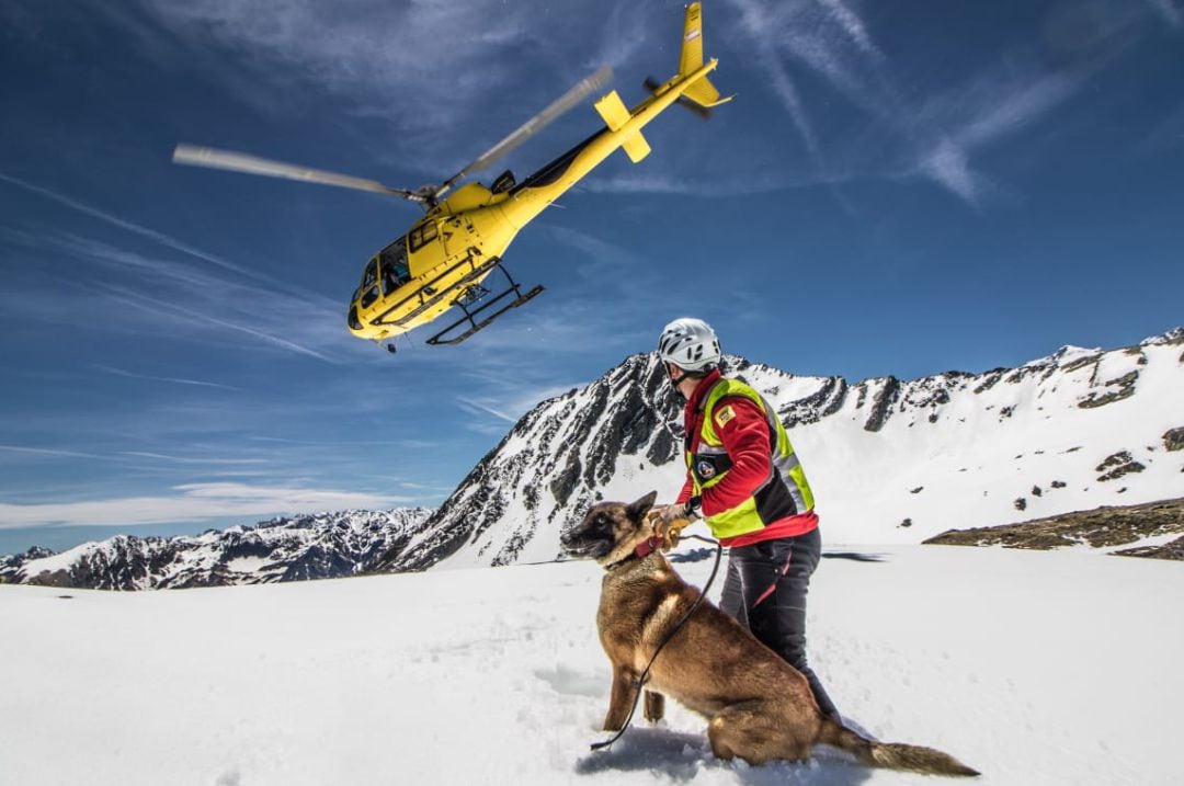 Práctica de rescate del equipo de bomberos de la comarca de Ribagorza