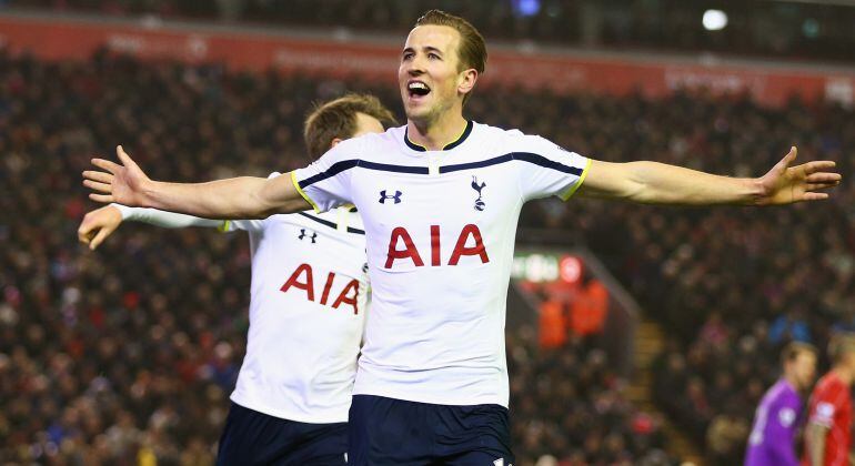 LIVERPOOL, ENGLAND - FEBRUARY 10:  Harry Kane of Tottenham Hotspur celebrates scoring his goal during the Barclays Premier League match between Liverpool and Tottenham Hotspur at Anfield on February 10, 2015 in Liverpool, England.  (Photo by Clive Brunski