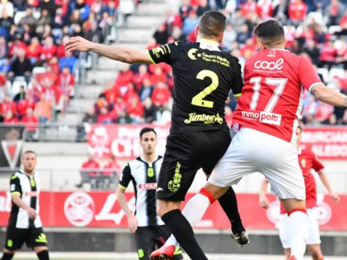 Tres candidatos para un liderato que vale medio ascenso