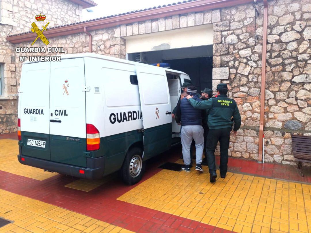 Detención ladrones de gasoil