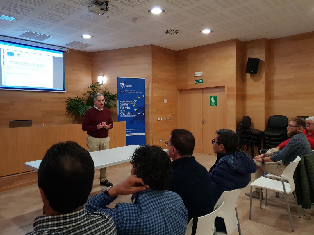 El concejal, Jacinto Muñoz, en una reunión de archivo con el Comité de Empresa de CTM.