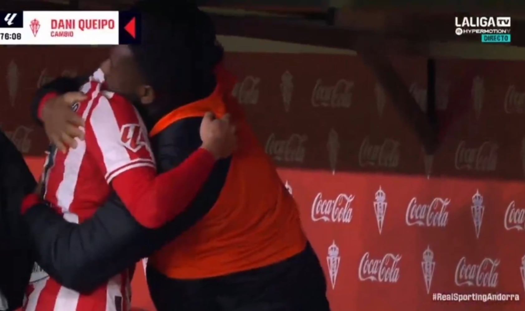 Dani Queipo rompe a llorar durante el Sporting de Gijón-Andorra