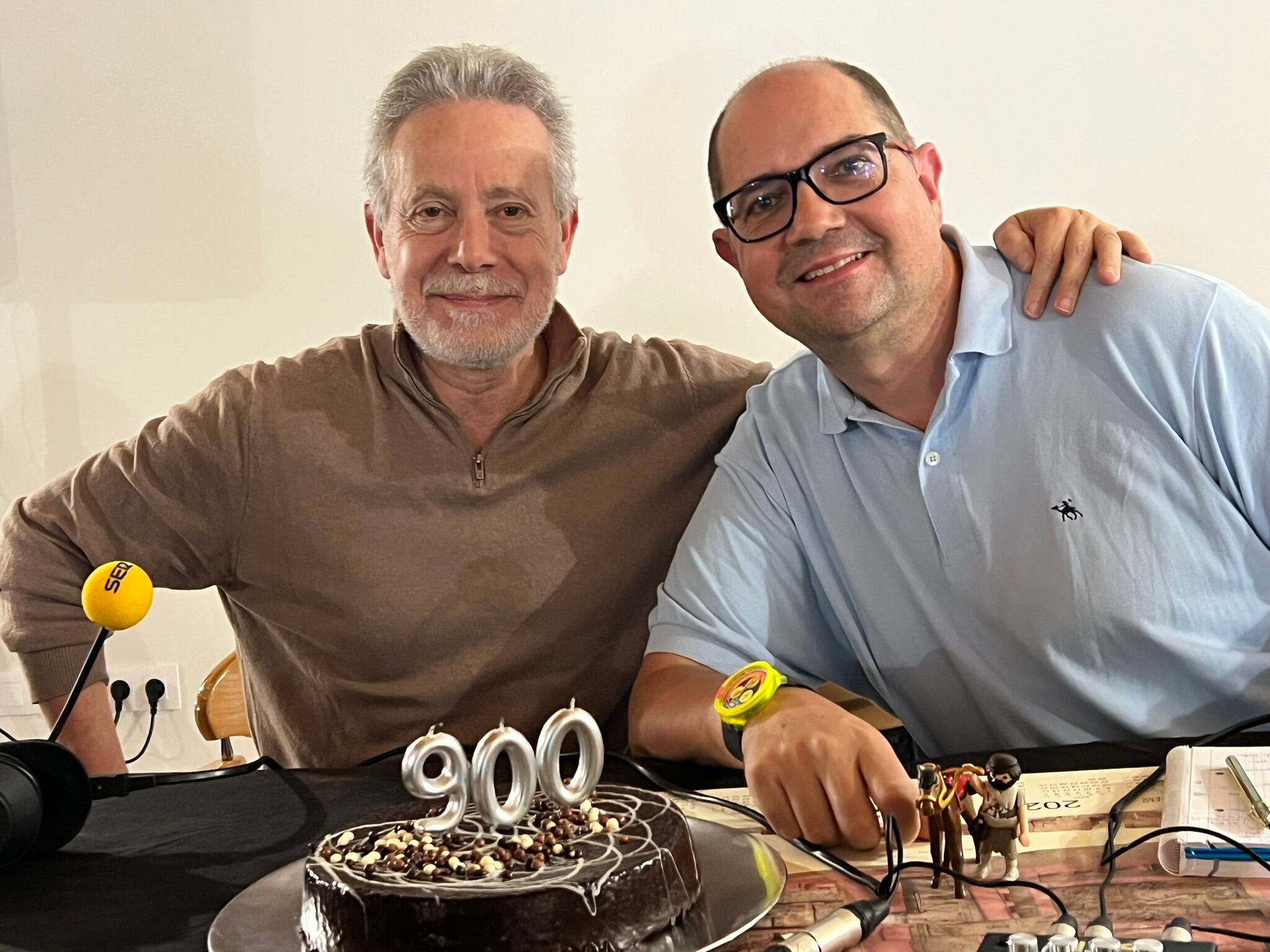 Nacho Ares y Jesús Callejo celebrando 900 programas de SER Historia