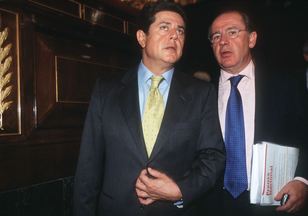 Federico Trillo, junto a Rodrigo Rato, en 2001