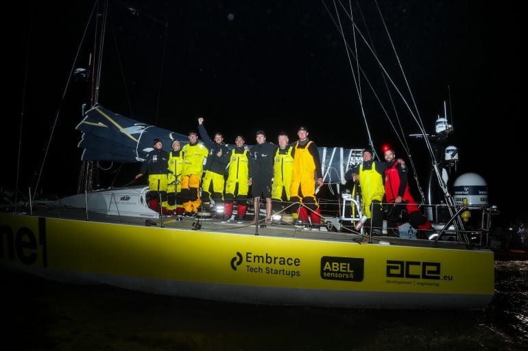 La tripulación del Team Brunel tras llegar a Cardiff