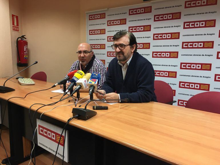CCOO Aragón ha presentado el informe de contratación. En la imagen, secretario general, Julián Buey, y el secretario de empleo, Juan Carlos Cantín