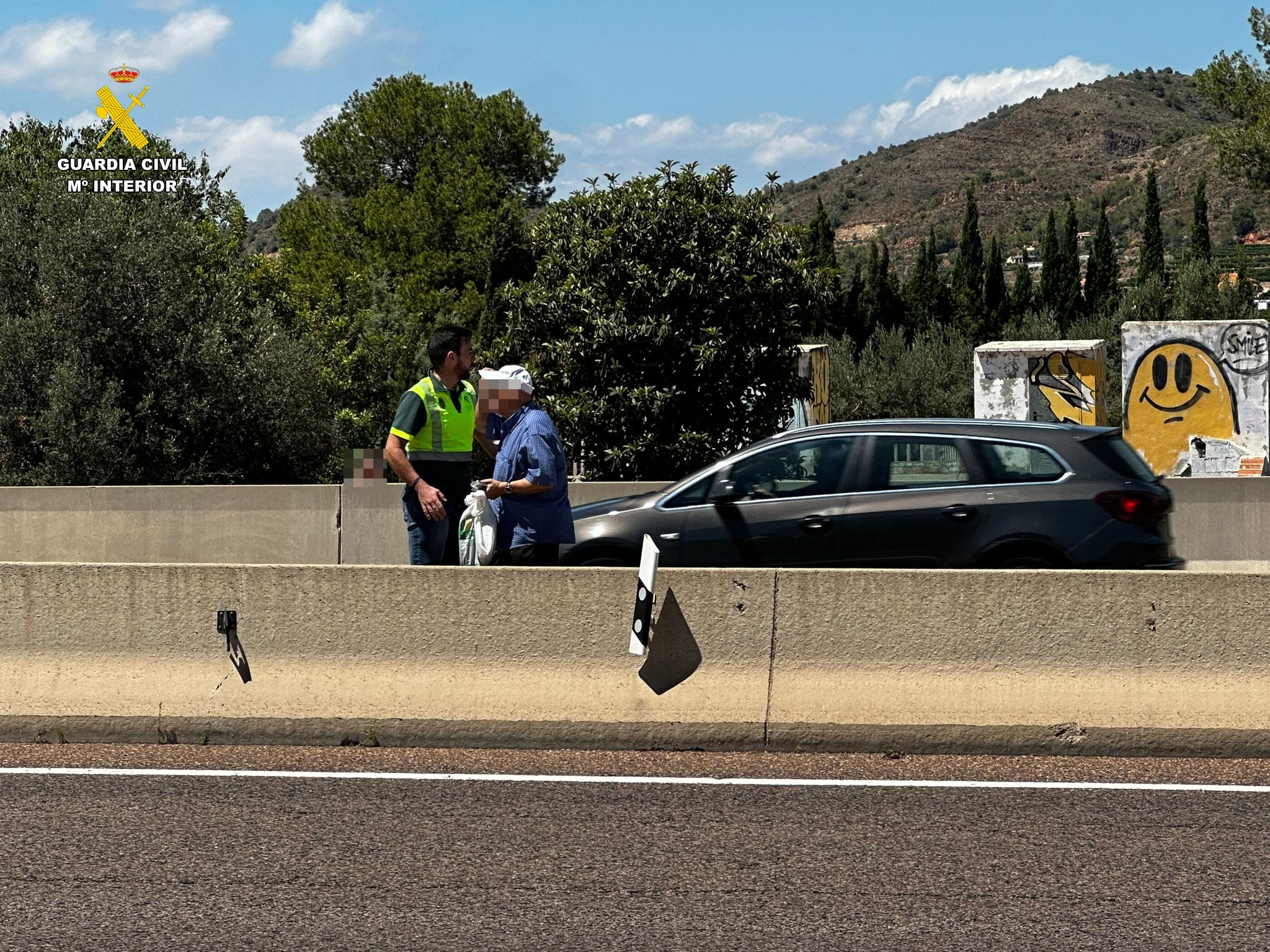 Un Guardia Civil fuera de servicio evita el atropello de una persona mayor en la autovía a-23