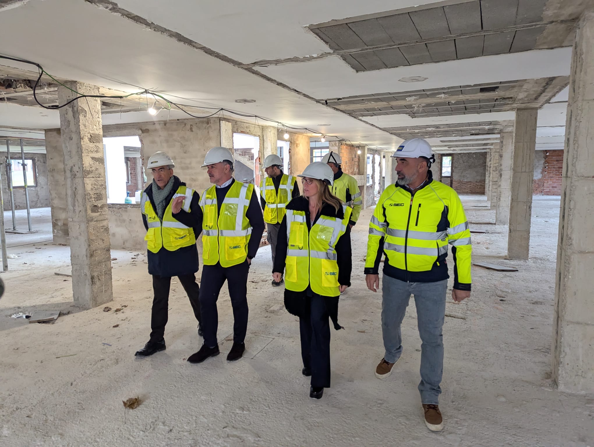 La delegada del Gobierno, Eugenia Gómez de Diego, ha visitado recientemente las obras del parador.