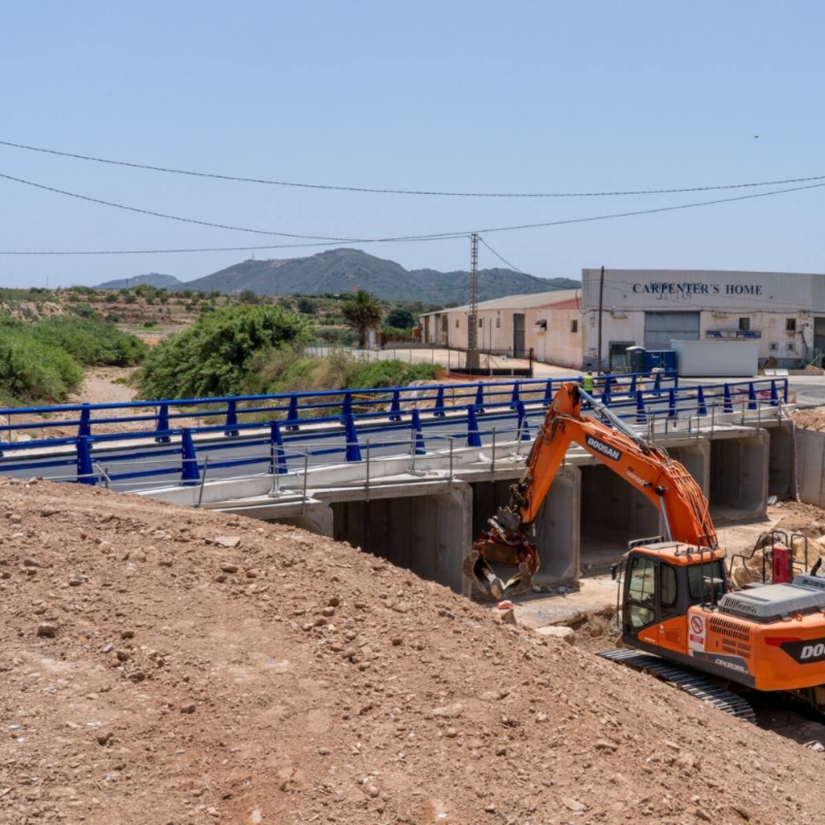 Cartagena acomete una obra para evitar inundaciones en la carretera que une Molinos Marfagones con Los Dolores