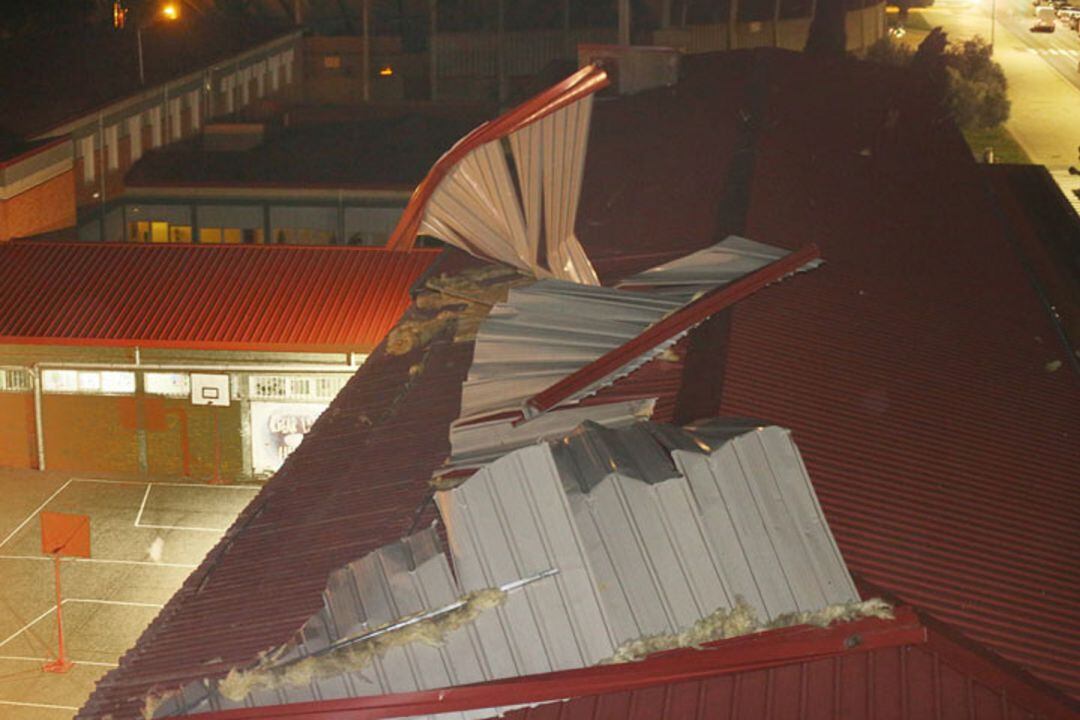 Estado en el que quedó el tejado del colegio Santa Clara de Asís de Palencia