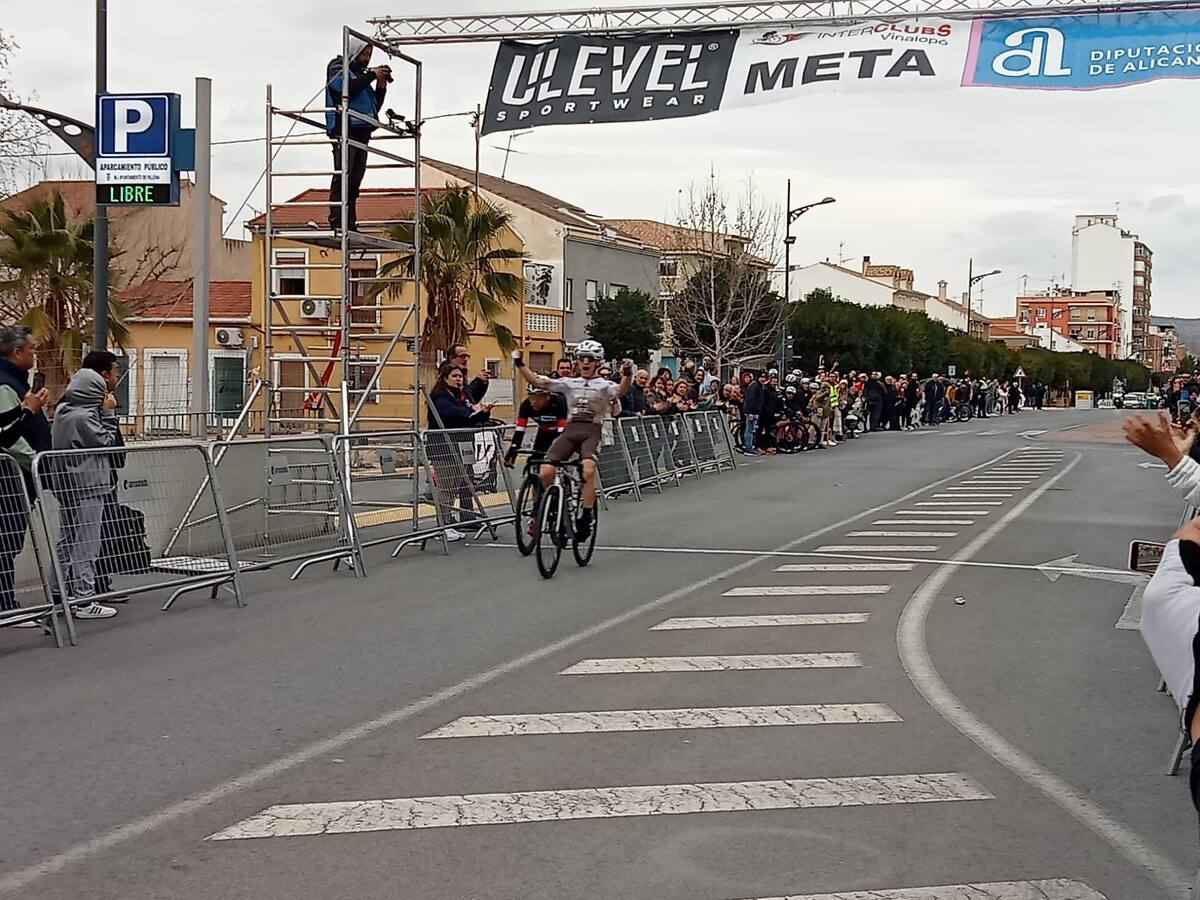 Andrés Ripoll gana en Villena la carrera del Torneo Interclubes Vinalopó. Antonio Domene sigue tercero en la general