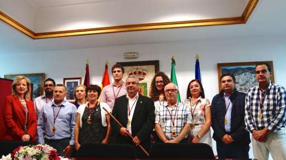 El nuevo equipo de gobierno en el Ayuntamiento de Casabermeja este miércoles