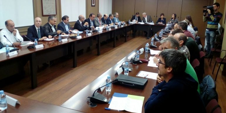 Reunión del Consejo Económico y Social para estudiar los presupuestos de 2017