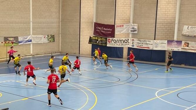 El equipo del Centro Excursionista Eldense no le perdió la cara al partido hasta el final