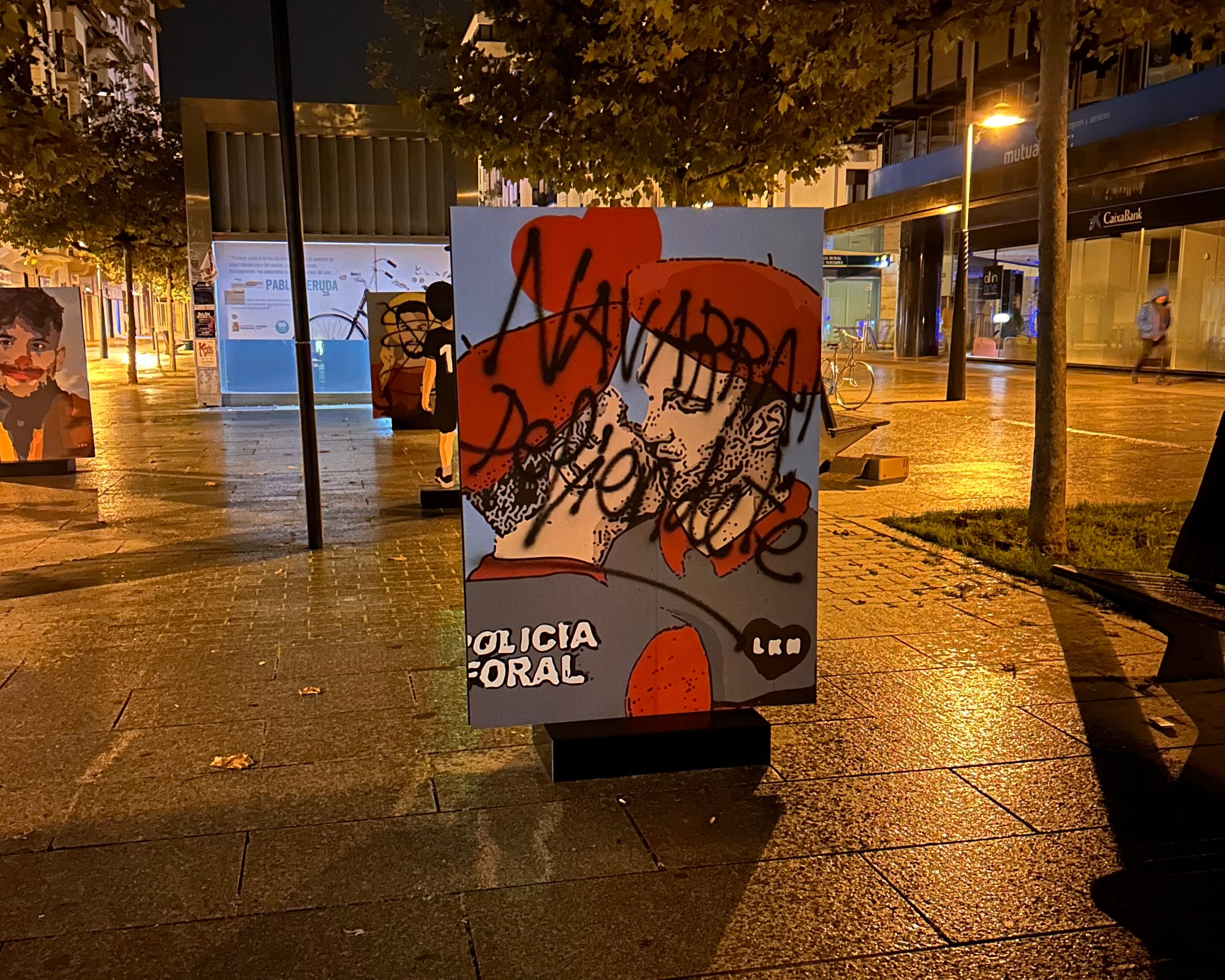 Obra del artista LKN vandalizada en Pamplona