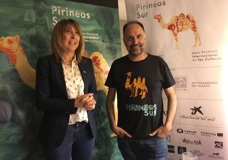 La responsable de Cultura de la Diputación de Huesca, Berta Fernández, y el director de Pirineos Sur, Luis Lles.