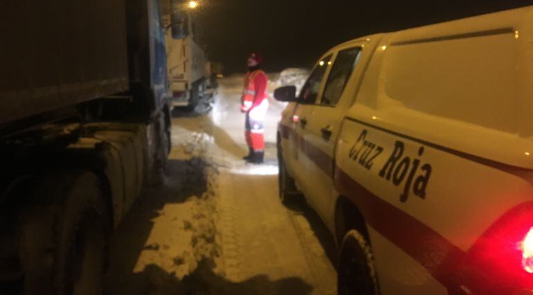 Voluntarios de Ávila, Segovia y Valladolid han trabajado para atender a los conductores