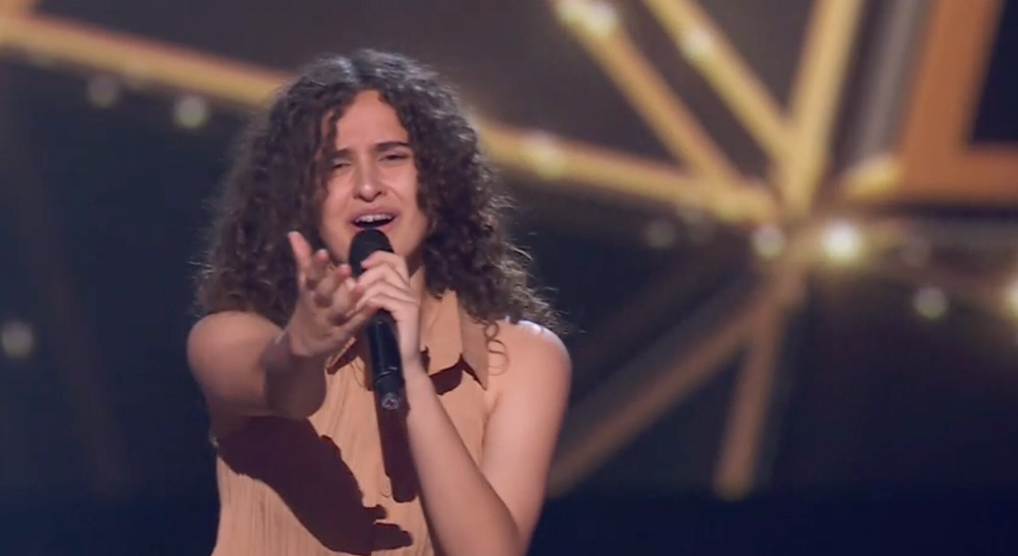 Daniela Niebla durante su actuación