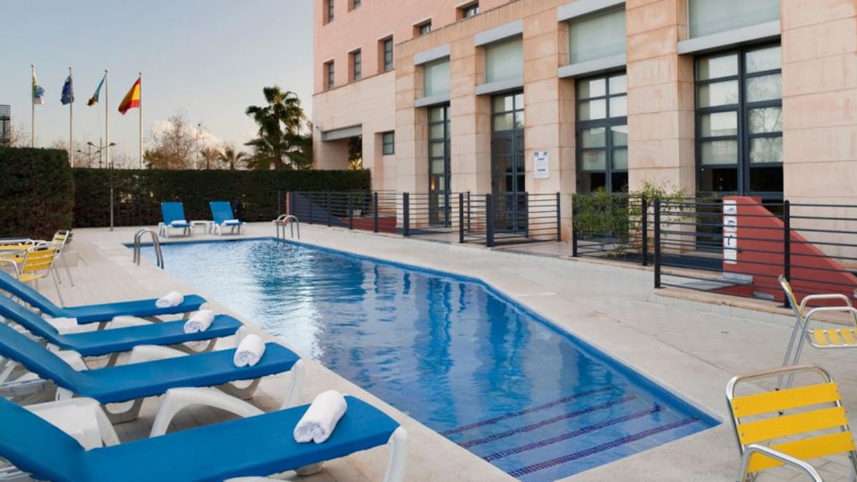 Entrevista al presidente de la Confederación de Empresas Turísticas de la Comunitat Valenciana, Luis Martí