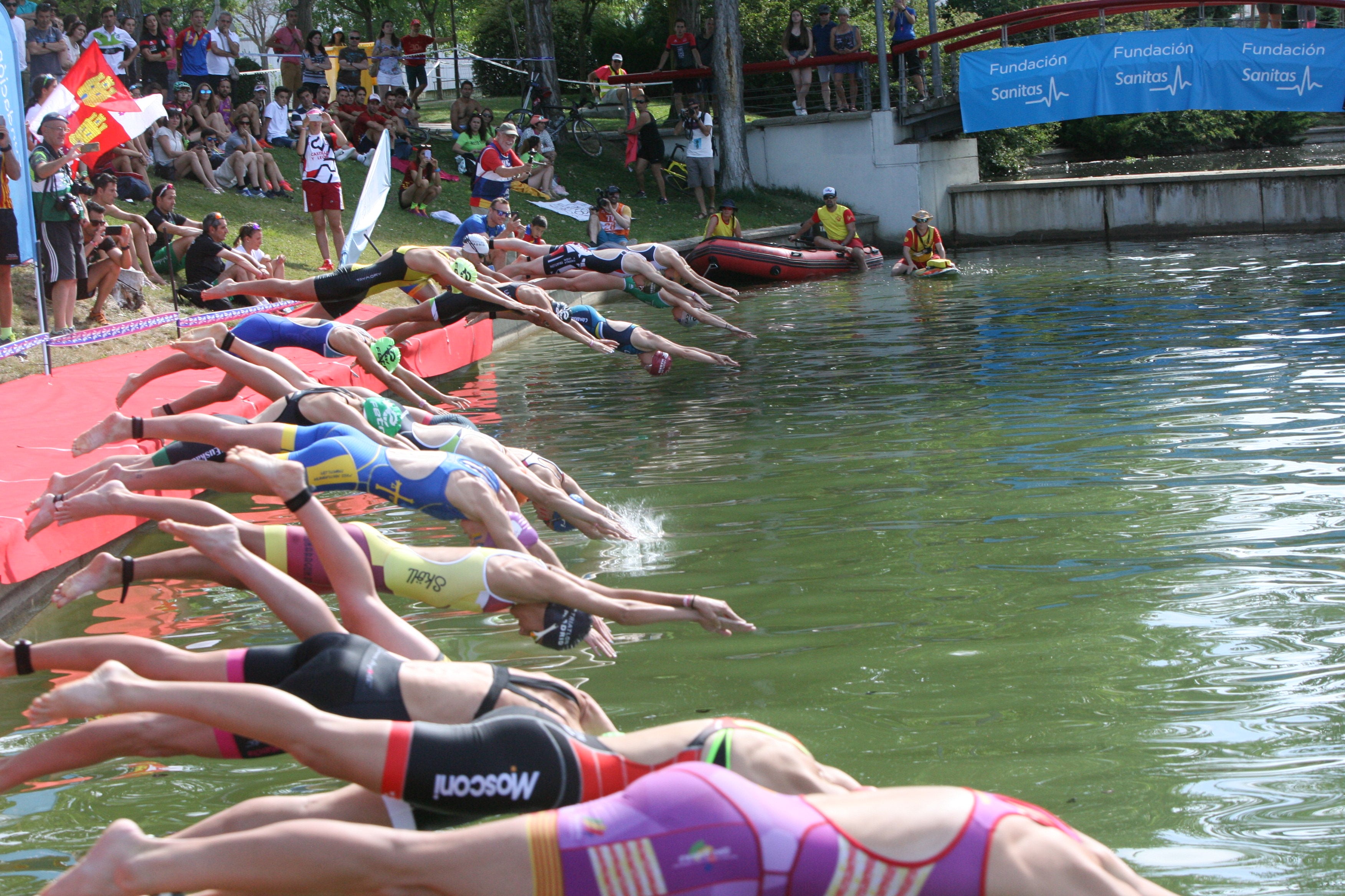 El Lago y el Parque Central acogen una nueva edición del Triatlón de Tres Cantos