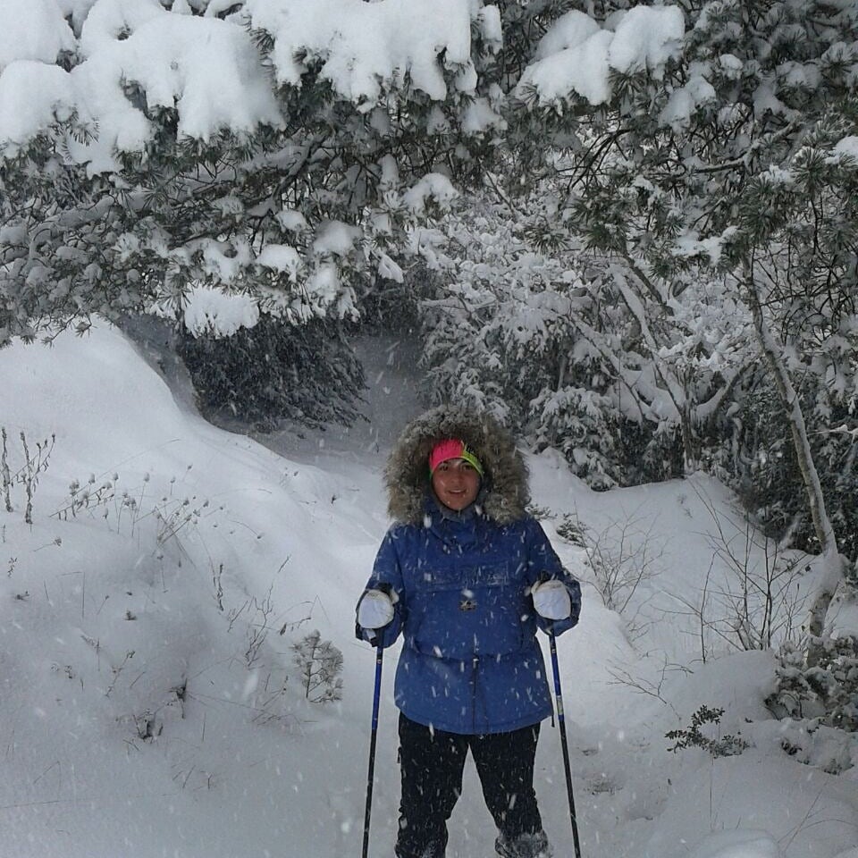 Per a Judith Carmona la muntanya és vital en la seva activitat. Aquí, esquiant.
