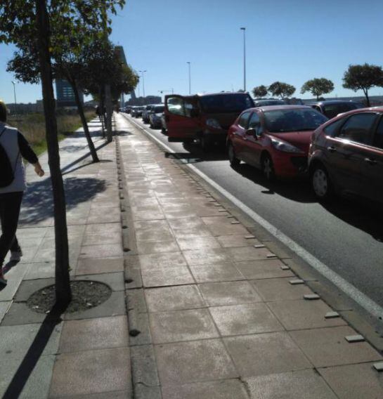 Atascos en el Puente Real durante la Media Maratón Elvas-Badajoz.