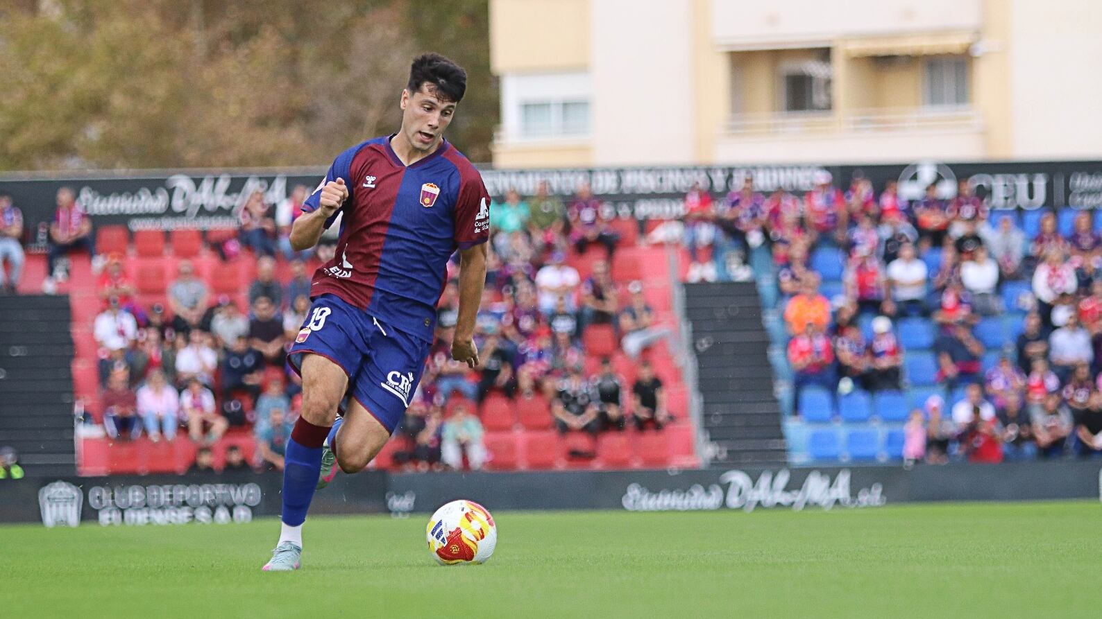 El Eldense intentará sorprender al líder