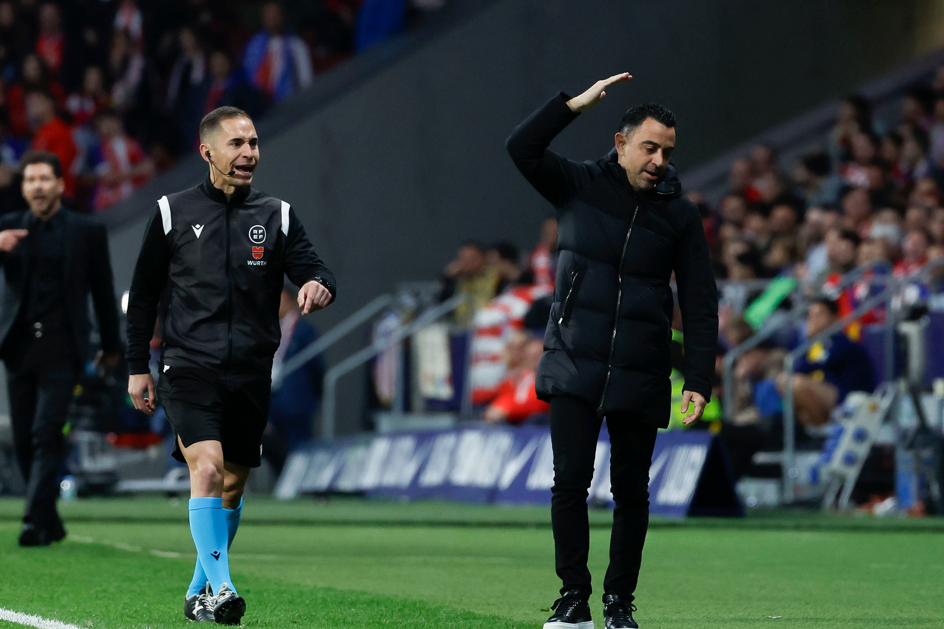 Xavi Hernández, durante el partido de Liga en Primera División entre Atlético de Madrid y FC Barcelona