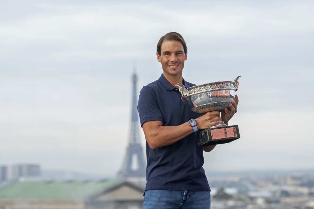 Rafa Nadal, en una foto con la Torre Eiffel en París