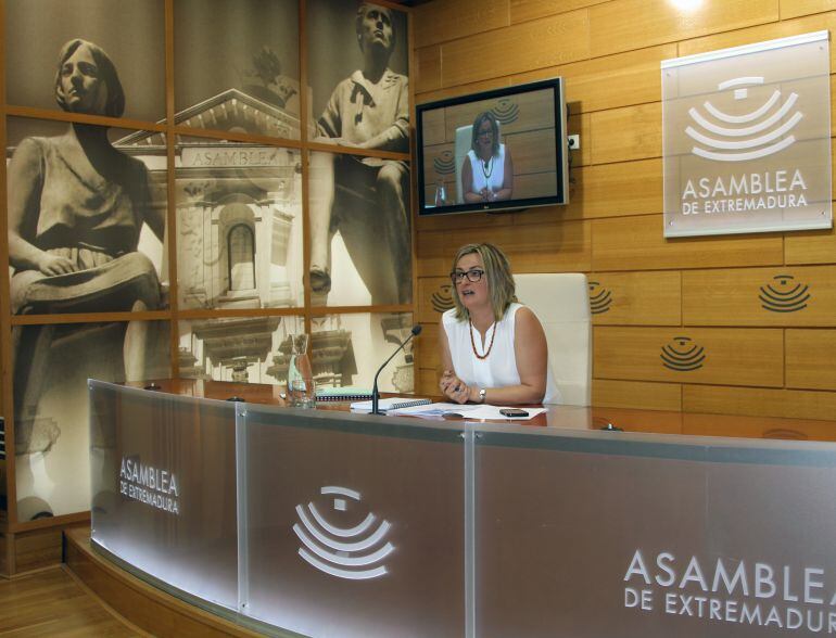 La presidenta de la Asamblea en rueda de prensa este jueves