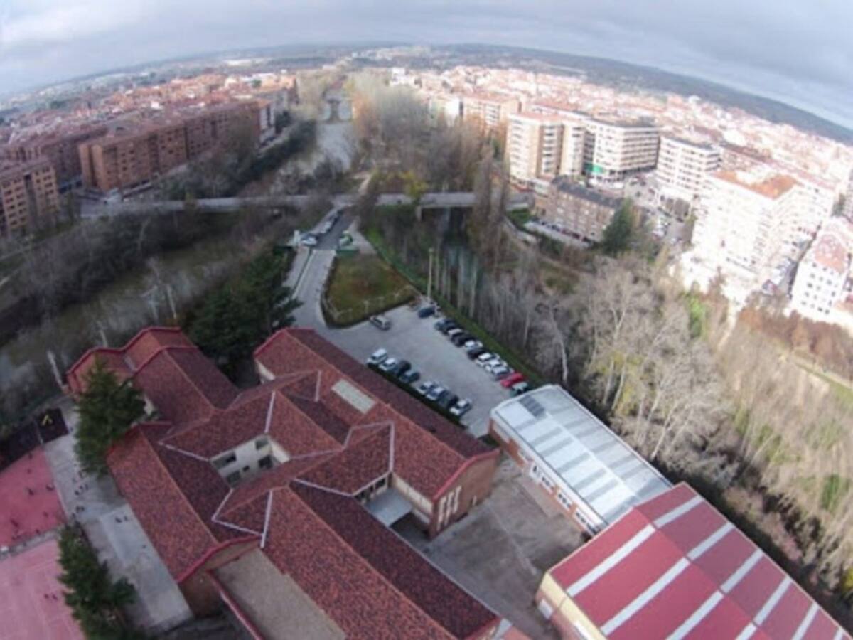 El Claret ultima su fiesta de Navidad