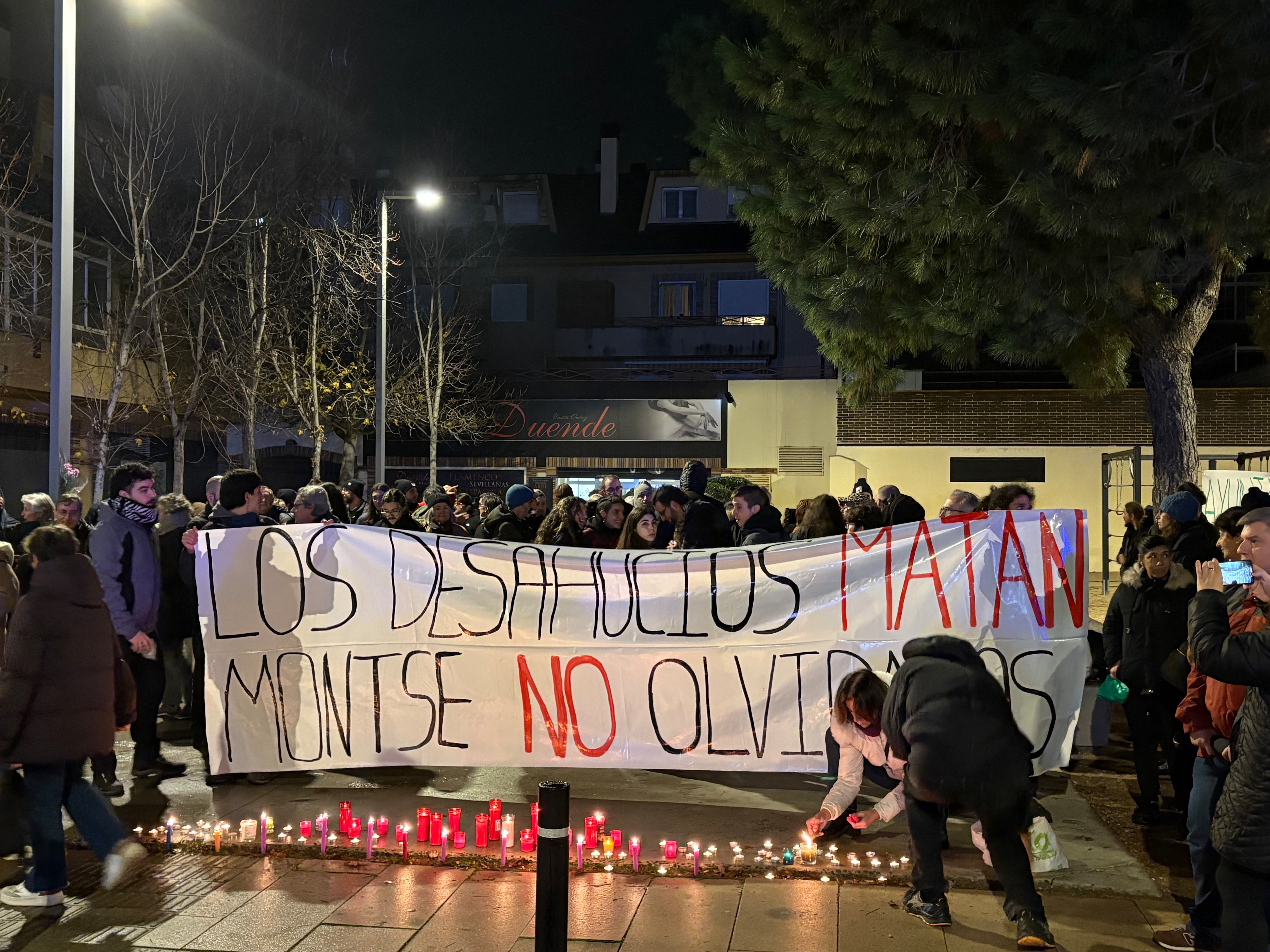 Concentración en honor a Montse en la Plaza de Los Belgas de Collado Villalba
