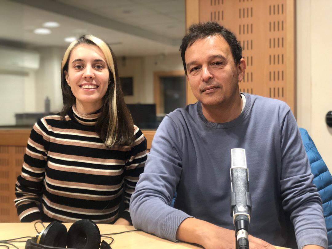 Eva Ventura, tècnica de l&#039;ANG, i Joan Vicente, director del Departament de Geografia de la UdG, a l&#039;estudi de Ràdio Girona