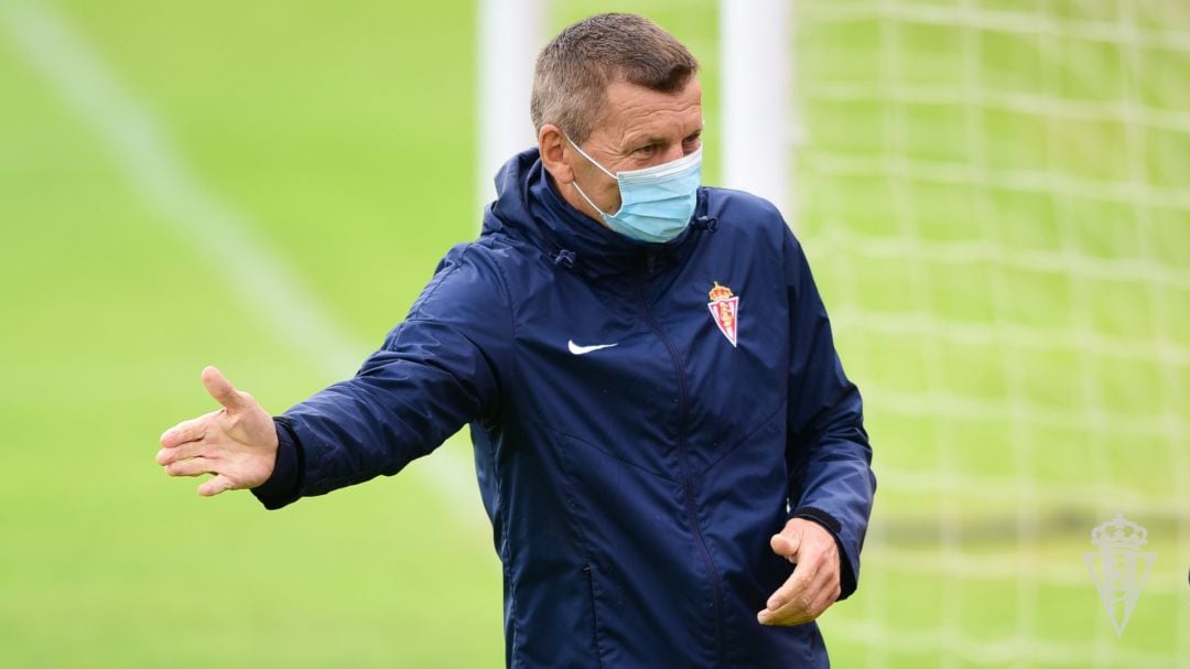 Miroslav Djukic durante un entrenamiento.