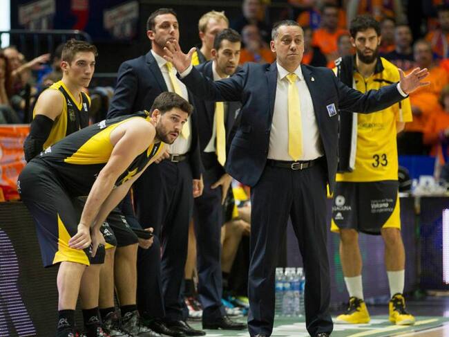 Alejandro Martinez, entrenador que llevó de nuevo al CB Canarias a la Copa en 2014.