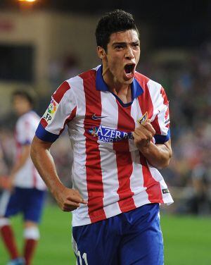 Raúl Jiménez celebra un gol frente al Celta de Vigo en el Calderón