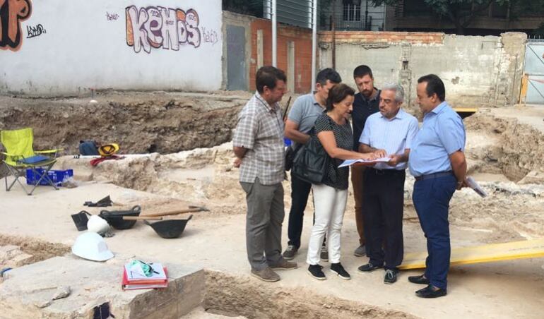 El concejal de Urbanismo, Vicent Sarrià y el arquitecto del proyecto del PAI del Grao, José María Tomás, han coincidido en la visita a unas obras