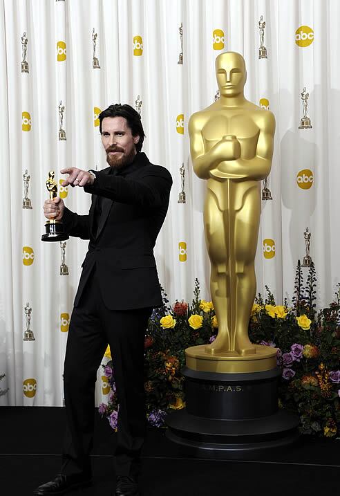 Christian Bale, con su Oscar la Mejor Actor de Reparto por su papel en &#039;The Fighter&#039;