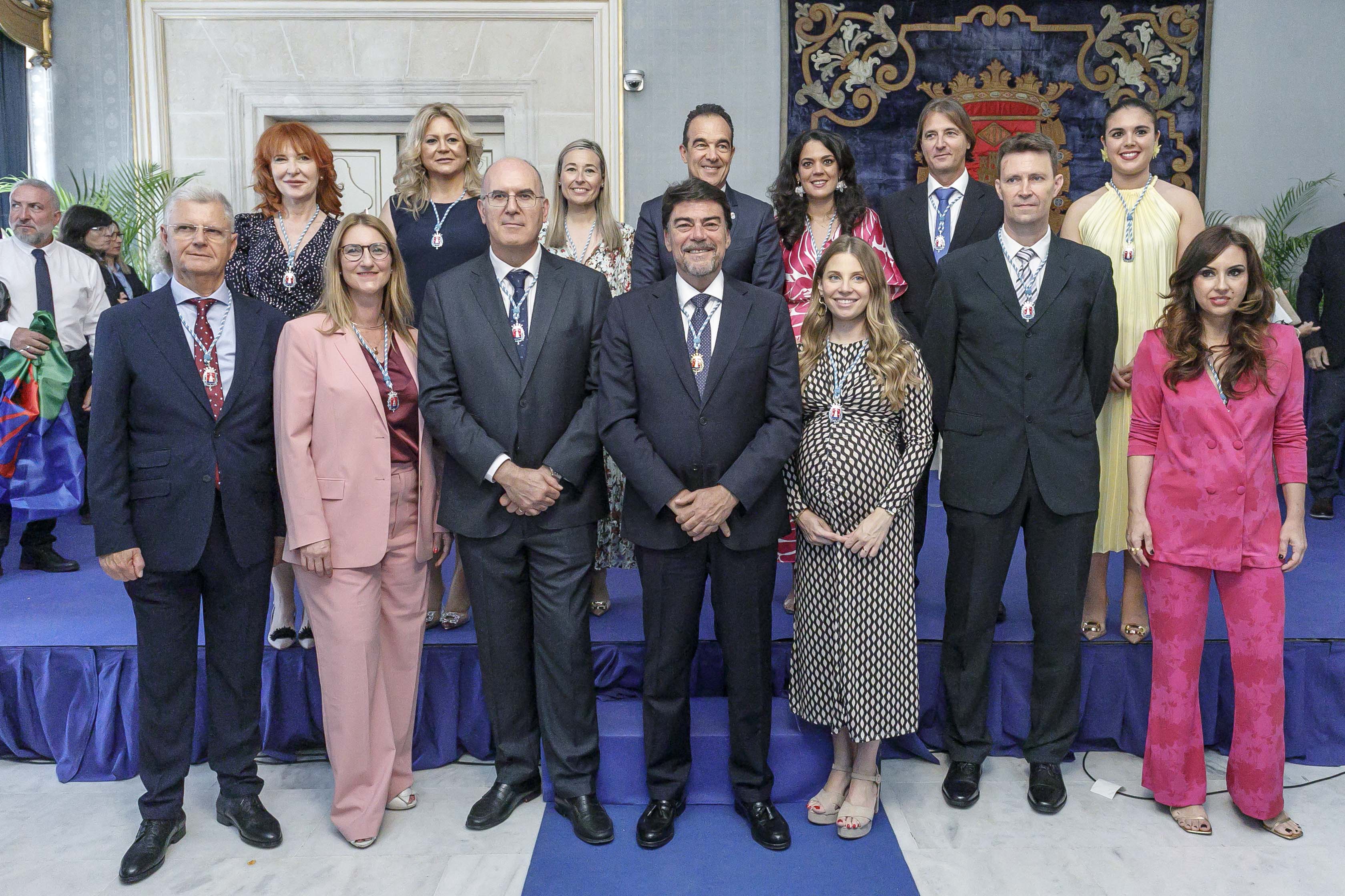 Nuevo equipo de gobierno. Foto: Ayuntamiento de Alicante/Ernesto Caparrós