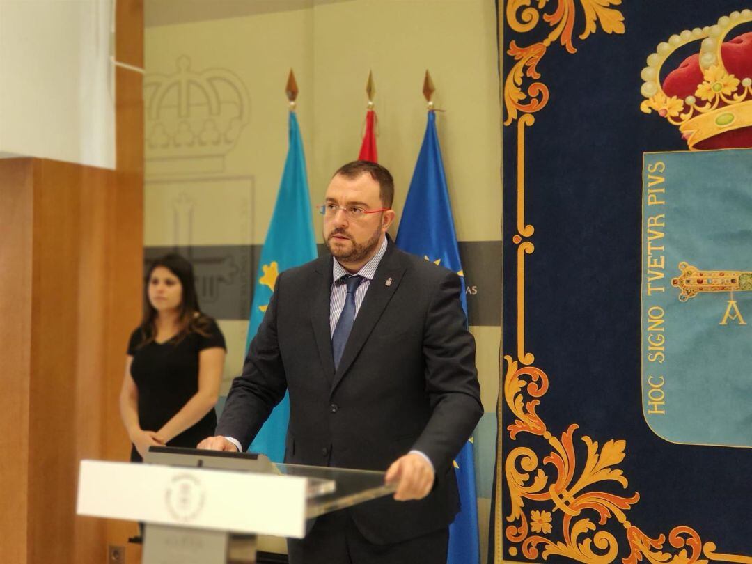 El presidente asturiano durante la rueda de prensa. 